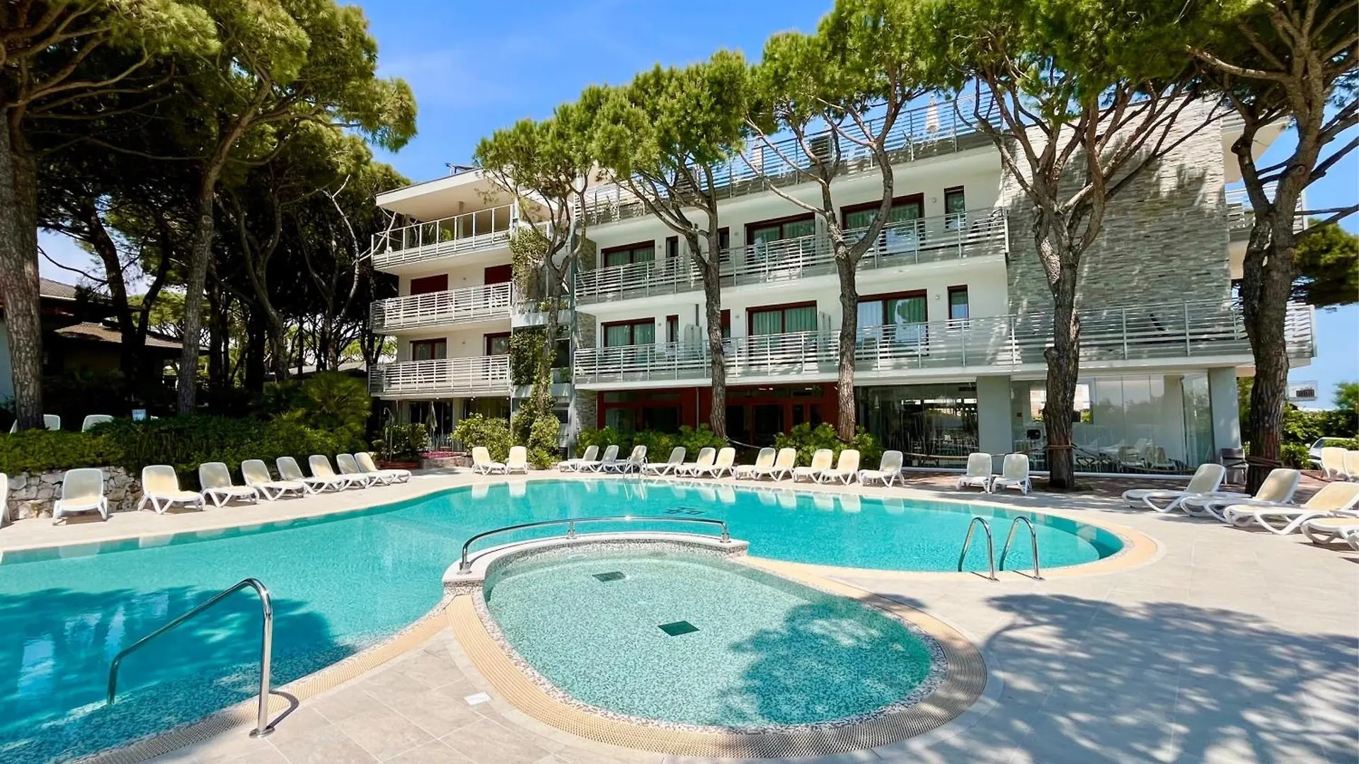 Park Hotel Pineta & Dependance Suite Eraclea Mare 3*,  Ιταλία