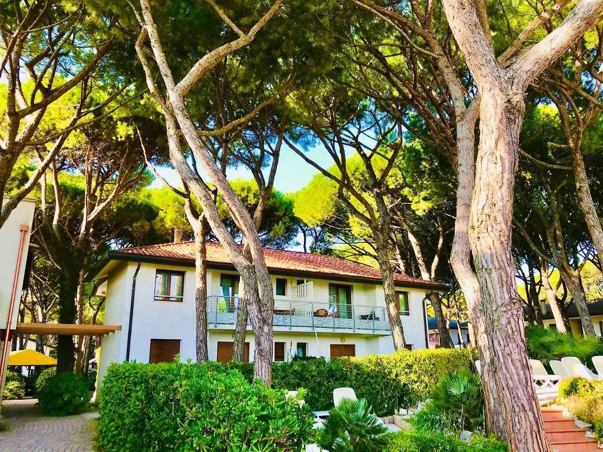 Park Hotel Pineta & Dependance Suite Eraclea Mare 3*,  Italien