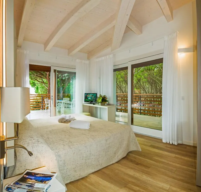 Park Hotel Pineta & Dependance Suite Eraclea Mare 3*,  Italien